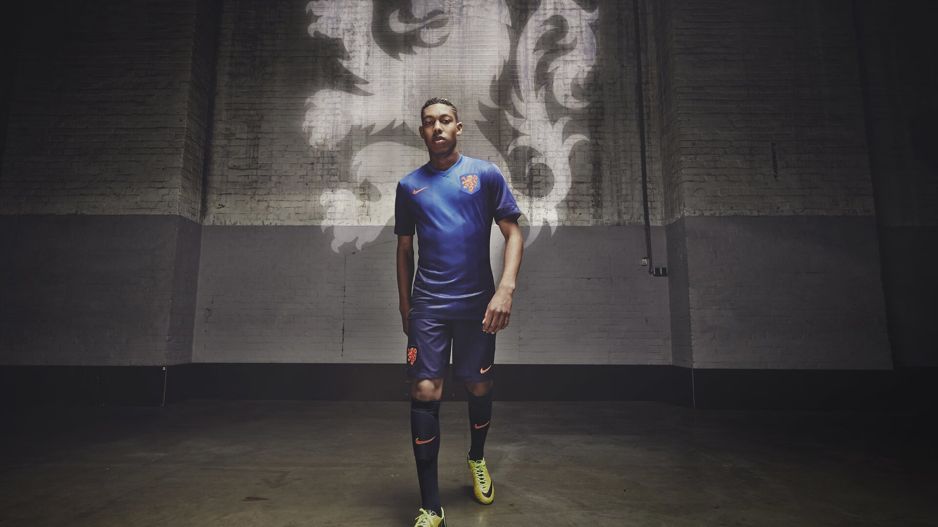 恩比德，当总决赛的聚光灯亮起，舞台越大，巨兽越强