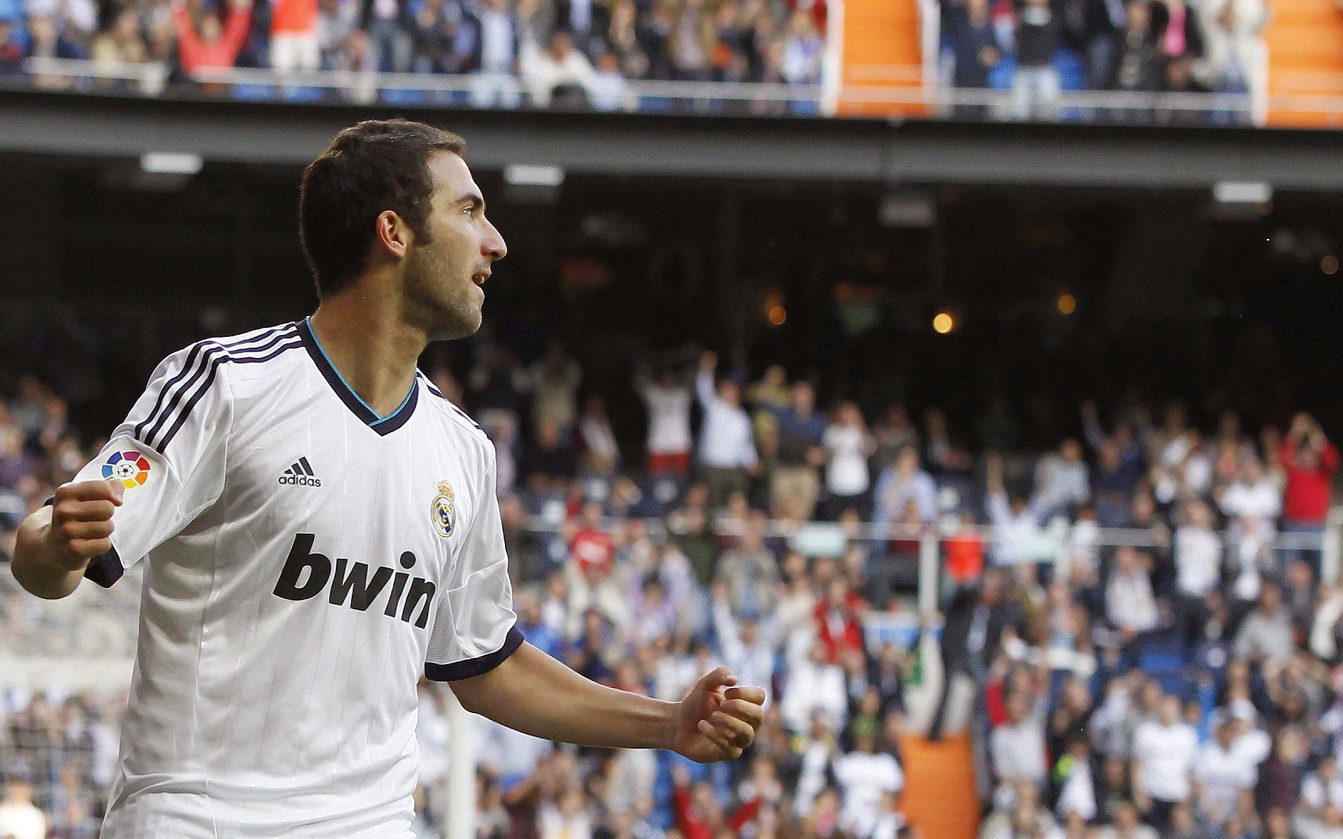 开云体育视频直播-绿茵史诗，贝蒂斯巅峰决胜马赛，西甲德比外的另一场焦点战争