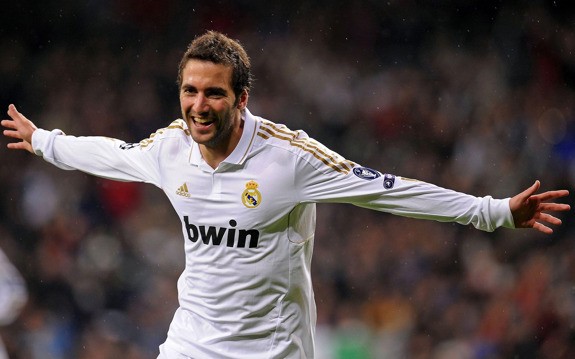 德布劳内手术刀般撕裂防线，AC米兰生死战险胜卡塔尔财团阴影